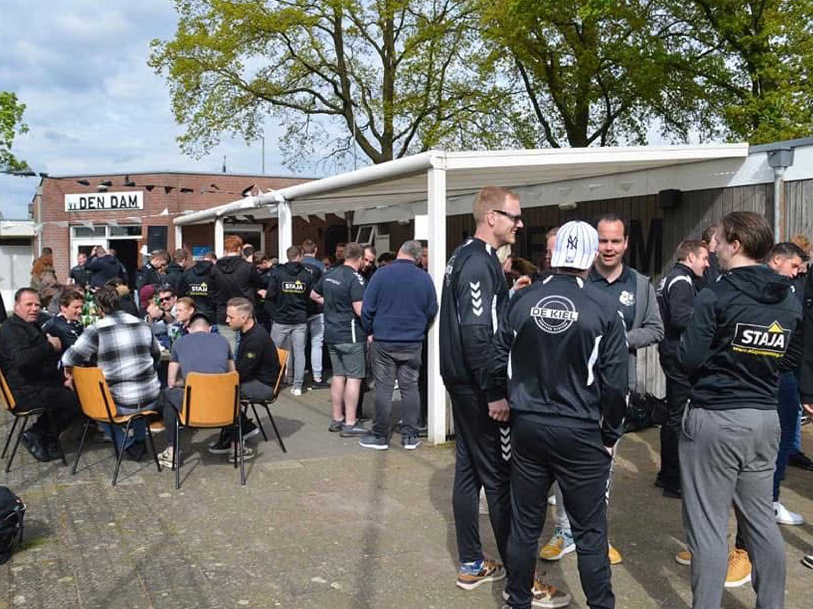 Super Sunday - v.v. Den Dam